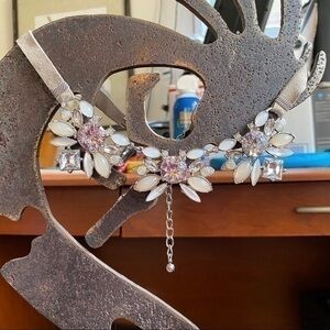 Sparkly Shiny Collar Necklace On Velvet Chain.
